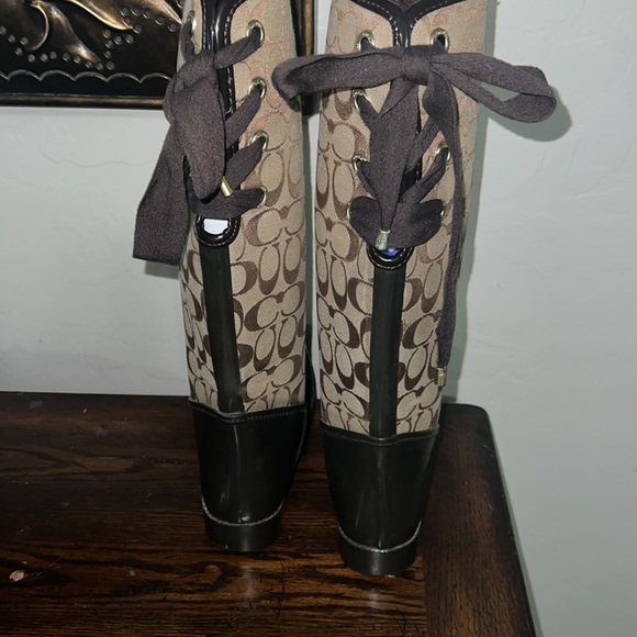 Coach Tristee Signature Logo Lace-Up Rain Boots Size 8 Excellent Condition. - Picture 6 of 13